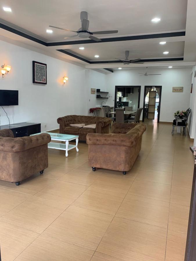 Villaparadise Homestay Batu Pahat Ngoại thất bức ảnh