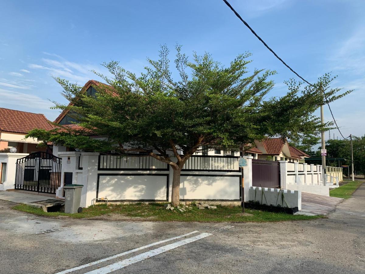 Villaparadise Homestay Batu Pahat Ngoại thất bức ảnh