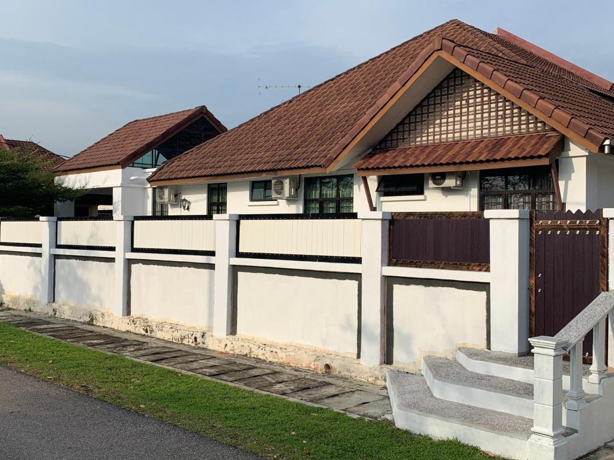 Villaparadise Homestay Batu Pahat Ngoại thất bức ảnh